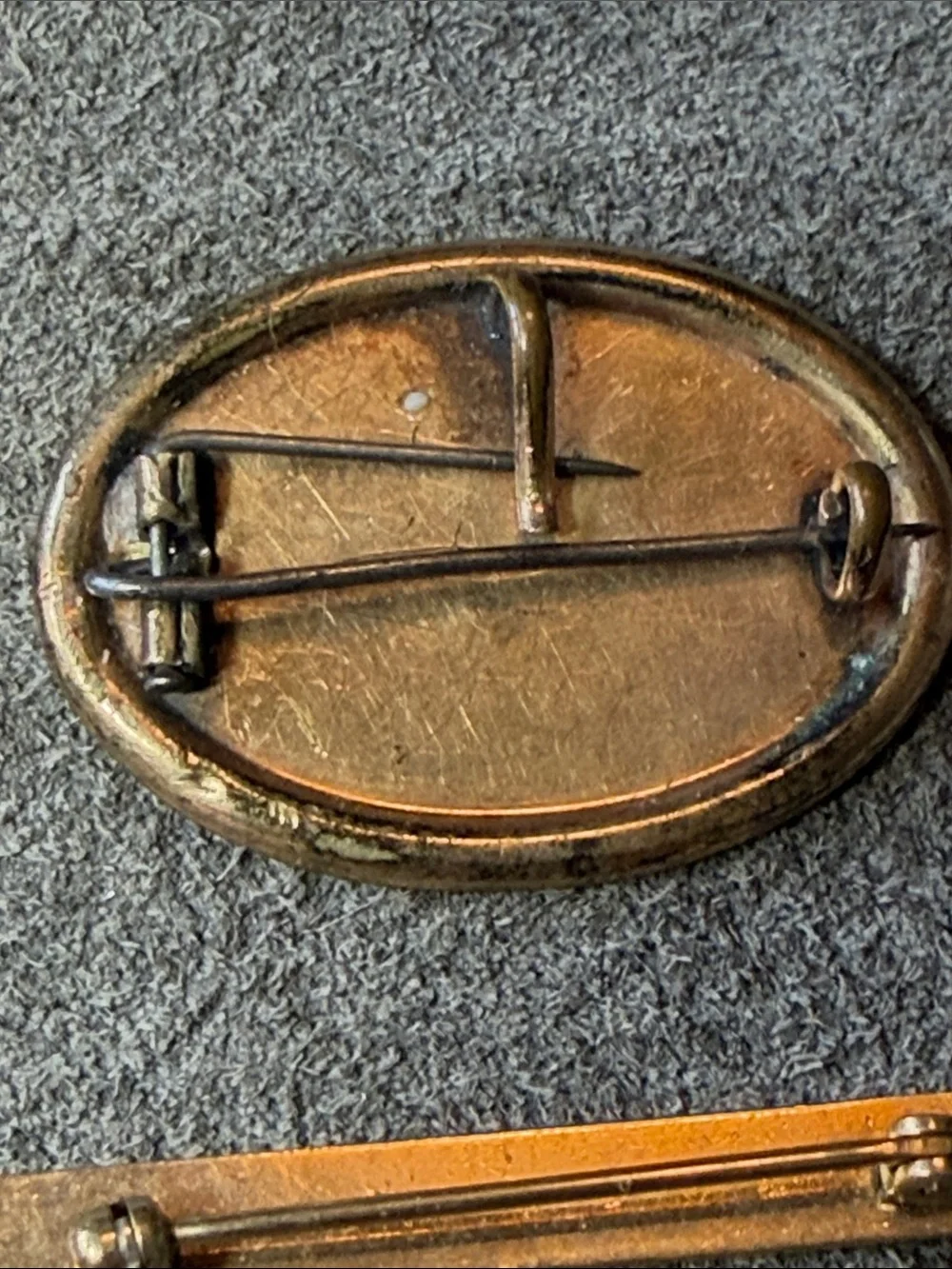 N/A three pins